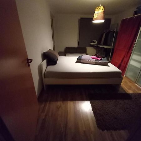 Tolle Private 2-Zimmer Wohnung Im Szene Bezirk Berlin-Friedrichshain Exteriör bild