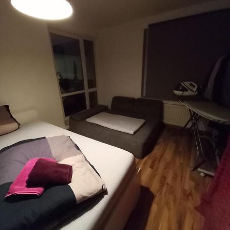 Tolle Private 2-Zimmer Wohnung Im Szene Bezirk Berlin-Friedrichshain Exteriör bild