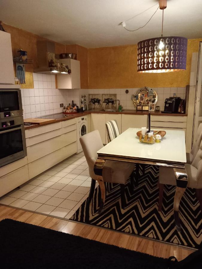 Tolle Private 2-Zimmer Wohnung Im Szene Bezirk Berlin-Friedrichshain Exteriör bild