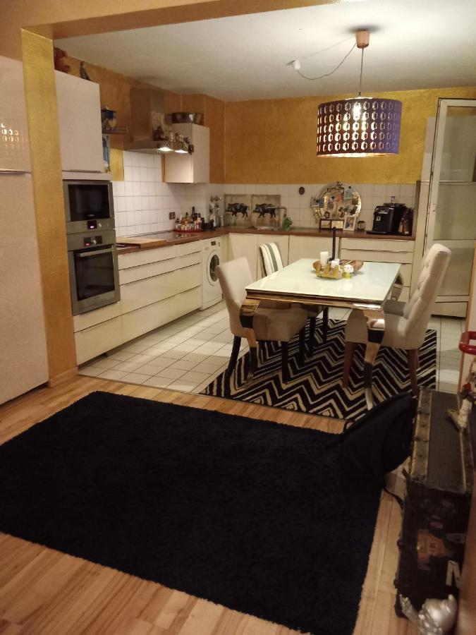 Tolle Private 2-Zimmer Wohnung Im Szene Bezirk Berlin-Friedrichshain Exteriör bild