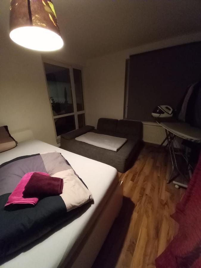 Tolle Private 2-Zimmer Wohnung Im Szene Bezirk Berlin-Friedrichshain Exteriör bild