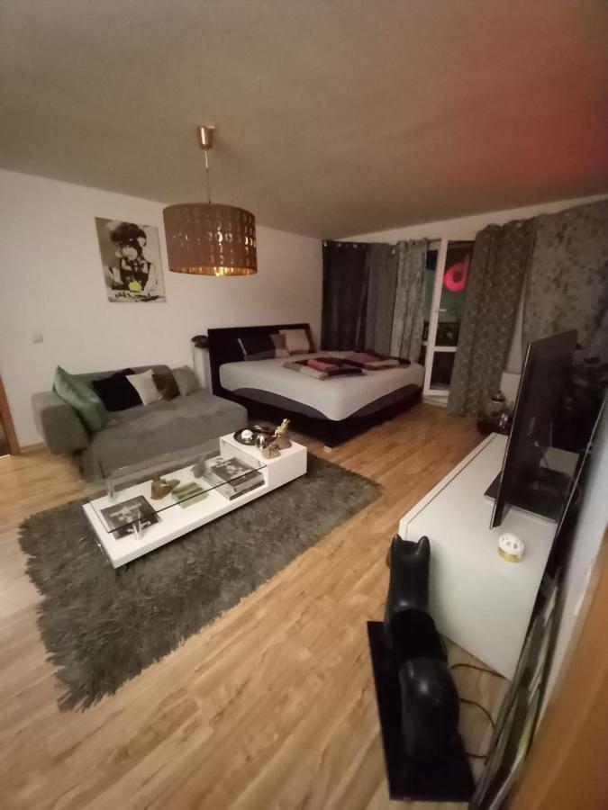 Tolle Private 2-Zimmer Wohnung Im Szene Bezirk Berlin-Friedrichshain Exteriör bild
