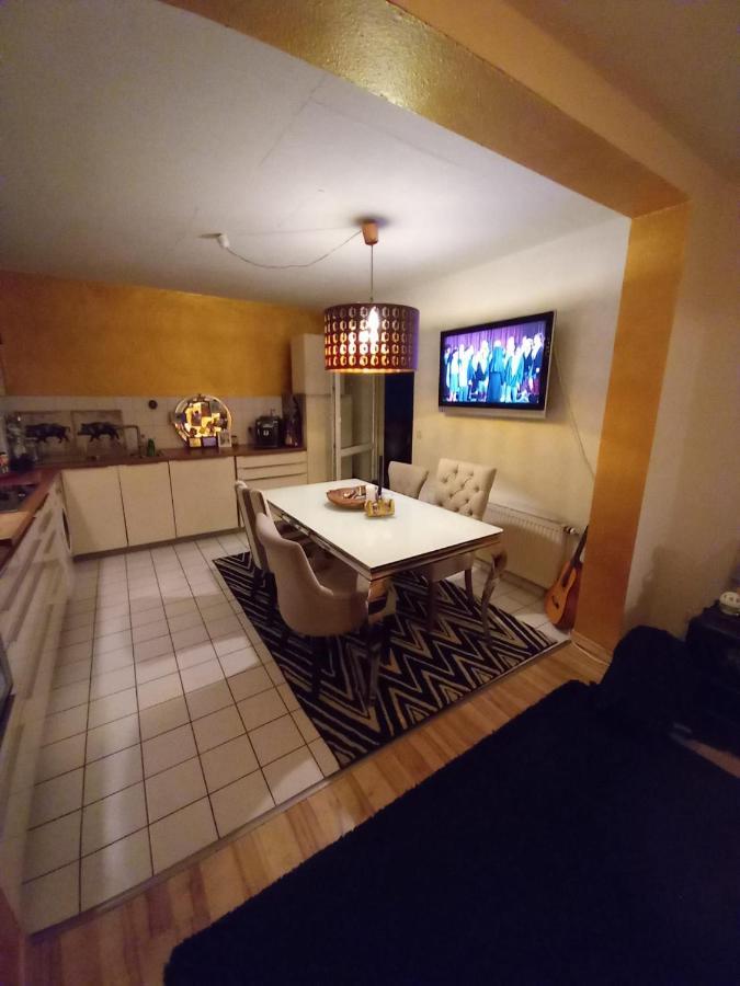 Tolle Private 2-Zimmer Wohnung Im Szene Bezirk Berlin-Friedrichshain Exteriör bild